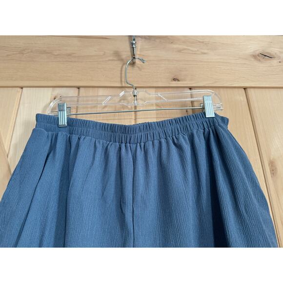 LulaRoe | NWT Jude Blue Boho Ruffle Hem Shorts | Size XL (16-18) - Picture 4 of 9